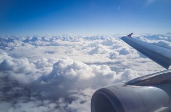 Don’t Fly Without These 10 Long Haul Flight Essentials (Tested on a 7-Hour Trip)